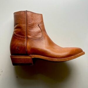 Frye Boots 8.5 brand new